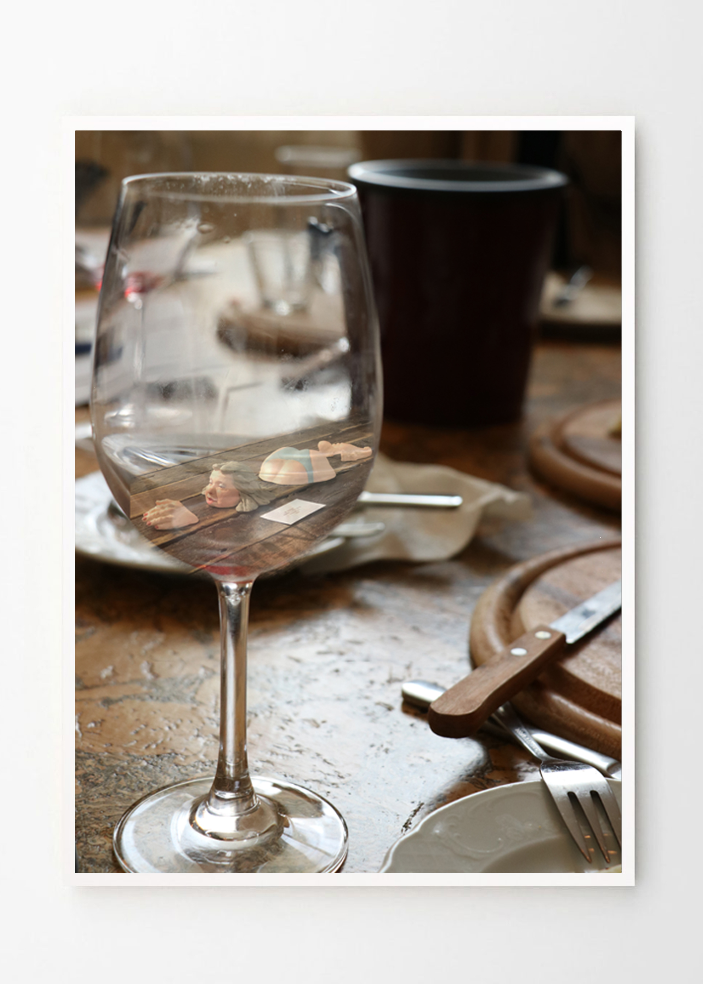 אישה שוחה ביין