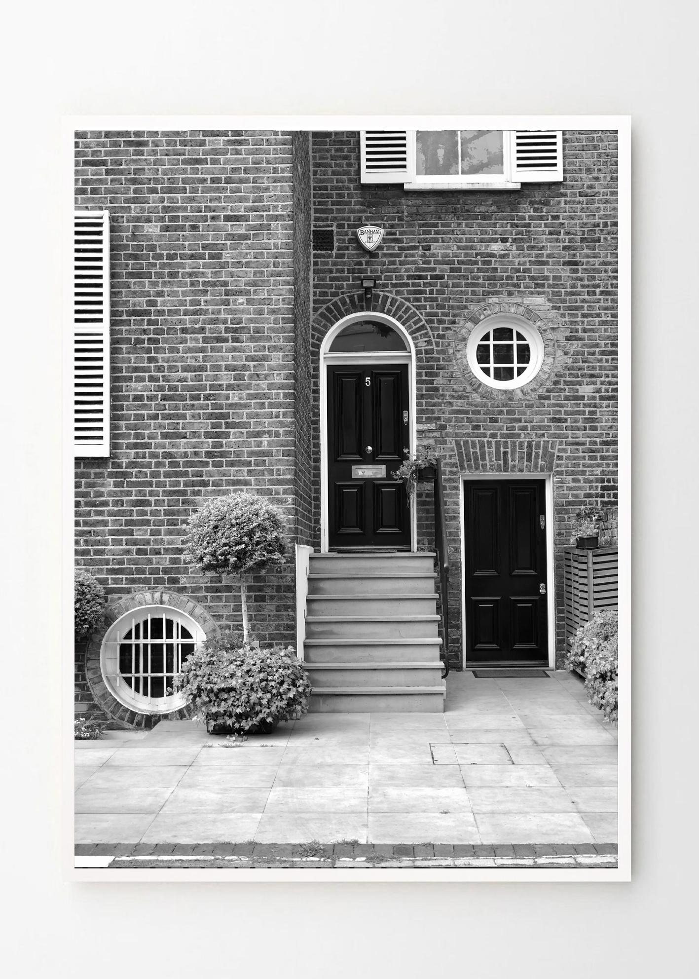 8-blackandwhite-white